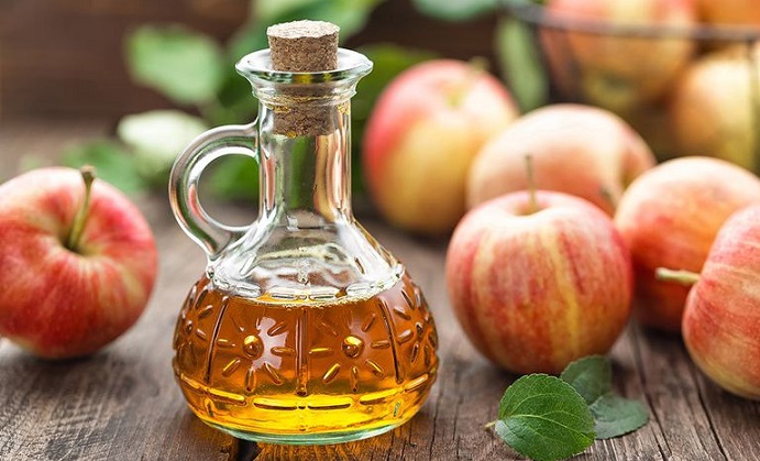 The Pros & Cons Of Apple Cider Vinegar